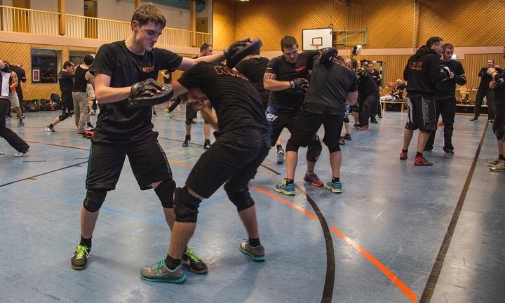 Môn võ Người dơi được sáng tạo dựa vào tuyệt kỹ của Lý Tiểu Long- Ảnh 5. Người luyện tập KFM để tự vệ hiệu quả