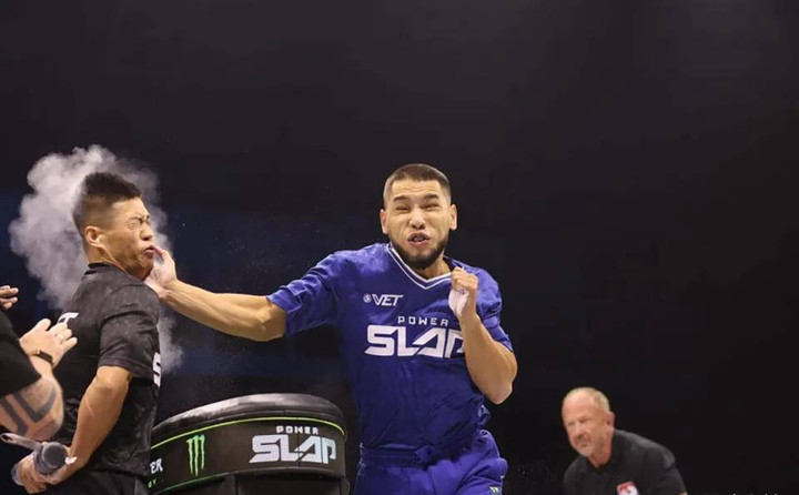 Triệu Hồng Cương thất bại trước võ sĩ Kazakhstan