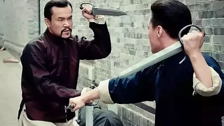 Giao đấu bằng song đao trong phim 'Bậc thầy võ thuật' 2015 Cảnh giao đấu bằng song đao đặc sắc nhưng không phải Bát Trảm Đao